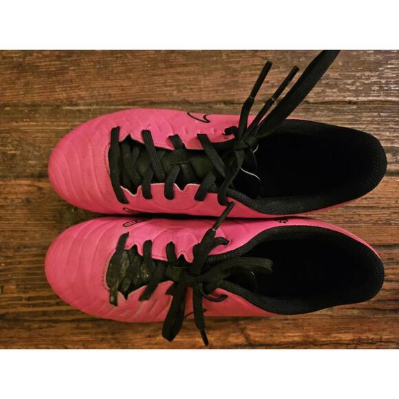 Nike JR Pink Soccer Cleats - Size 3.5Y Youth - EUC - Picture 1 of 4